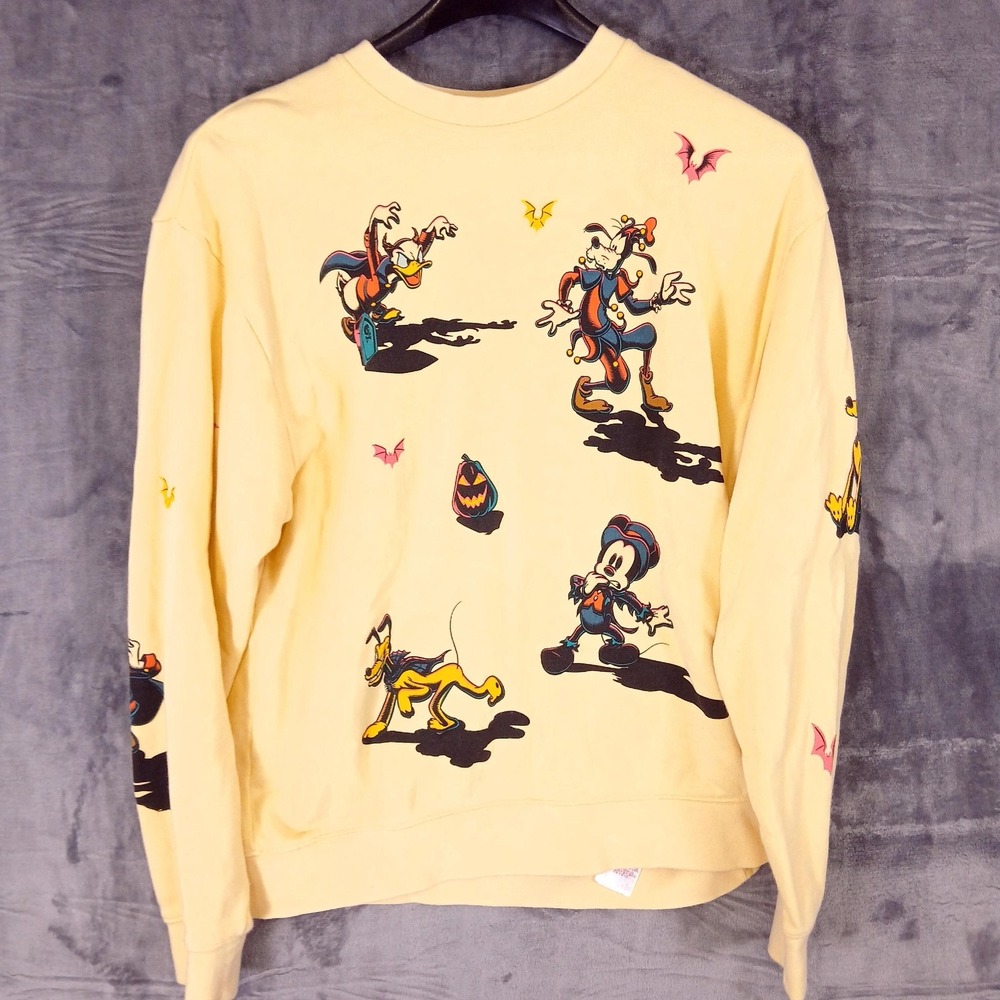 Disney Sweatshirt Mens Large Yellow Halloween Mickey Goofy Donald Pluto